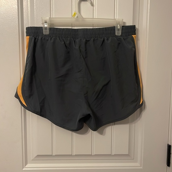 Inside string - Picture 2 of 2